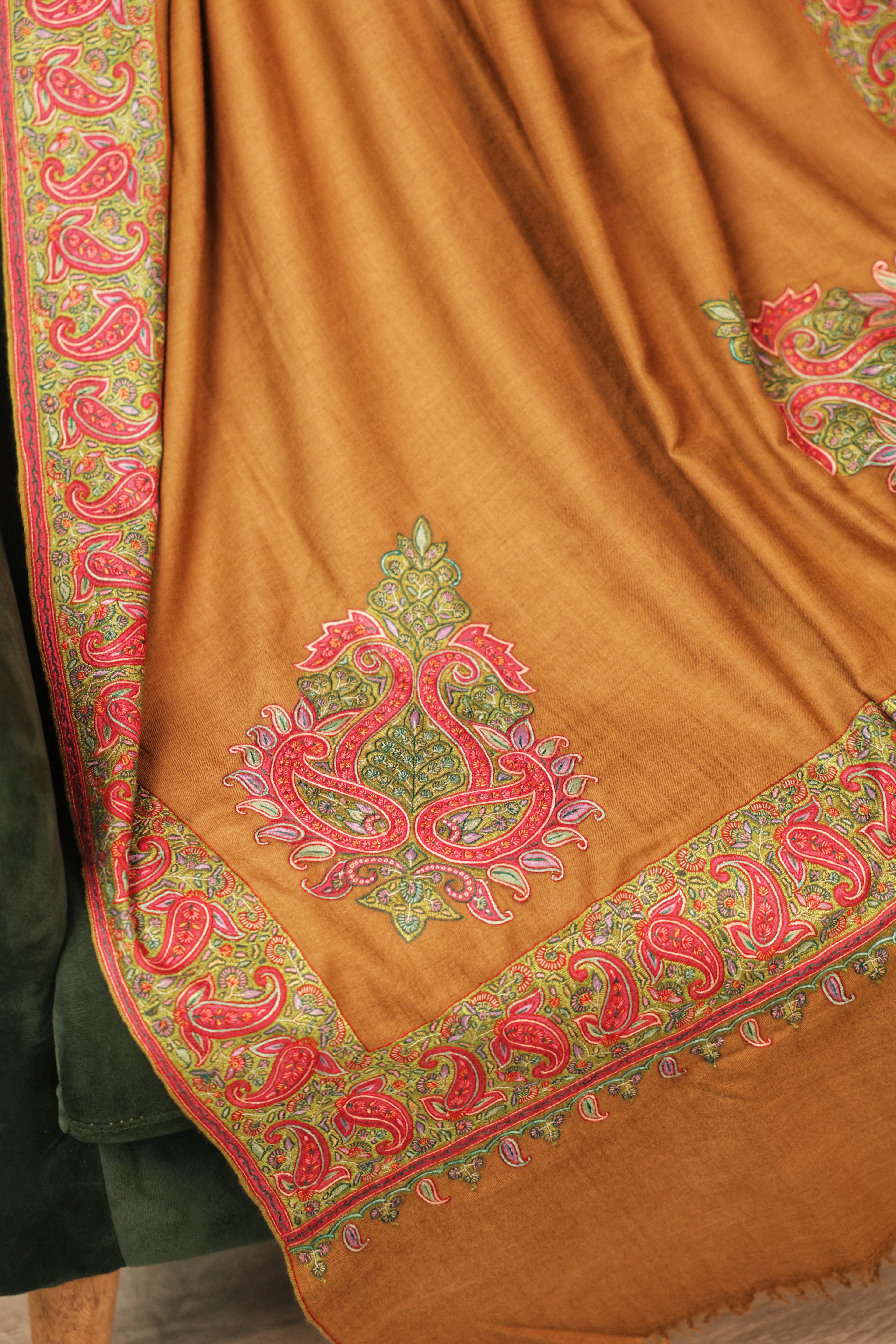 Brown Pashmina Shawl – Handcrafted Semi Dorukha Artistry