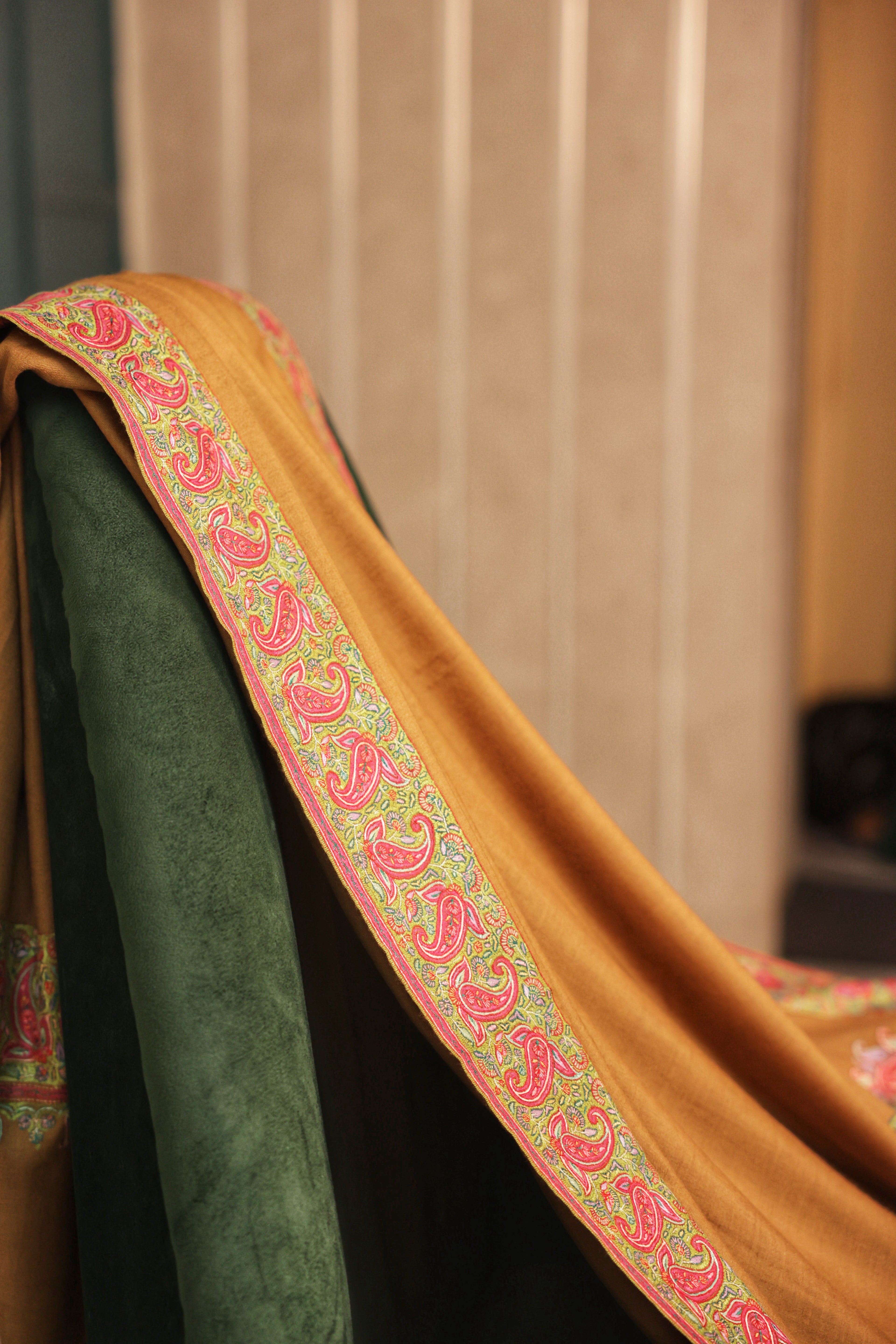 Brown Pashmina Shawl – Handcrafted Semi Dorukha Artistry