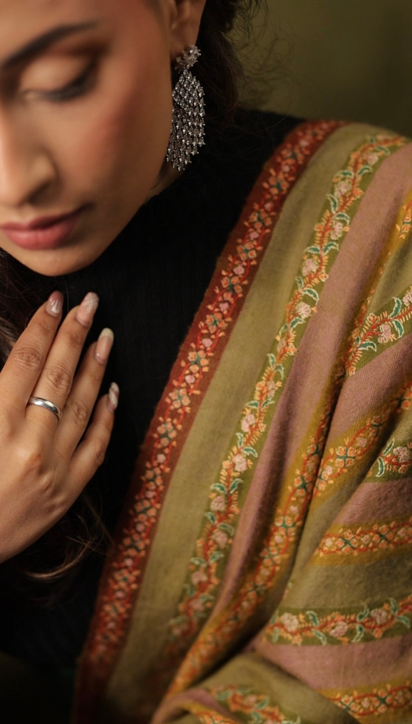 Sozni Hand-woven Pure Pashmina Shawl